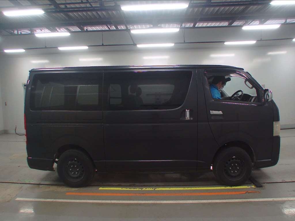 TOYOTA REGIUS ACE