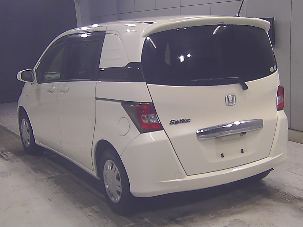 HONDA FREED SPIKE