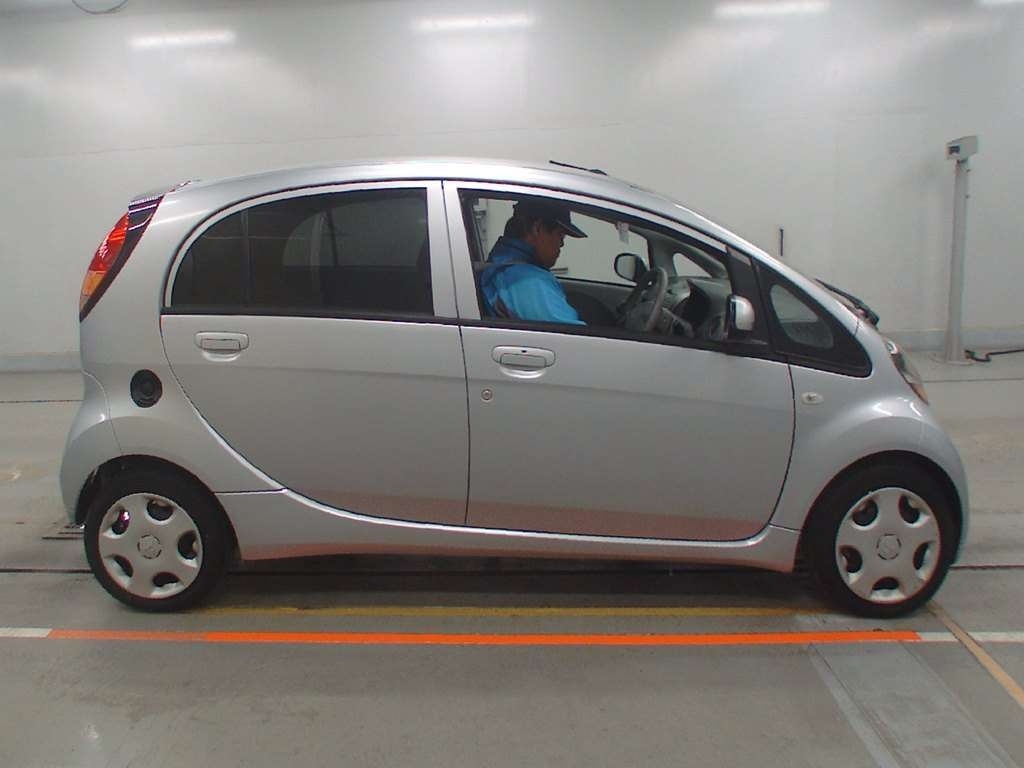 MITSUBISHI I
