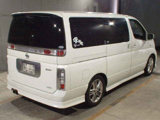 NISSAN ELGRAND