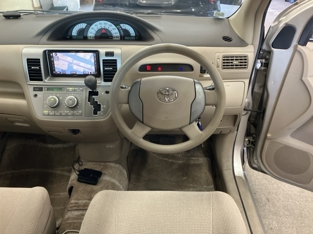 TOYOTA RAUM