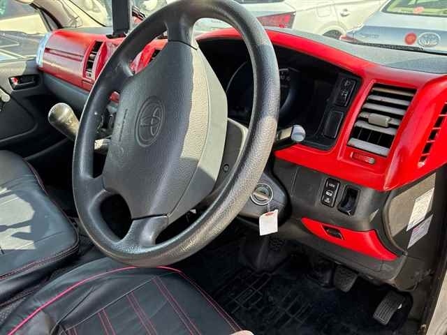 TOYOTA REGIUS ACE