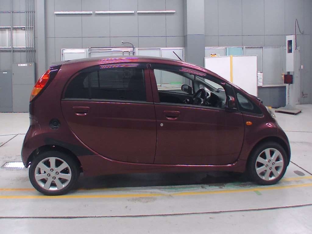 MITSUBISHI I