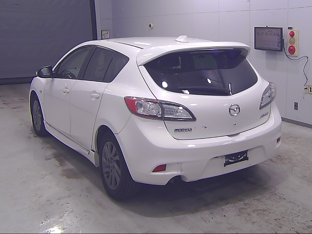 MAZDA AXELA