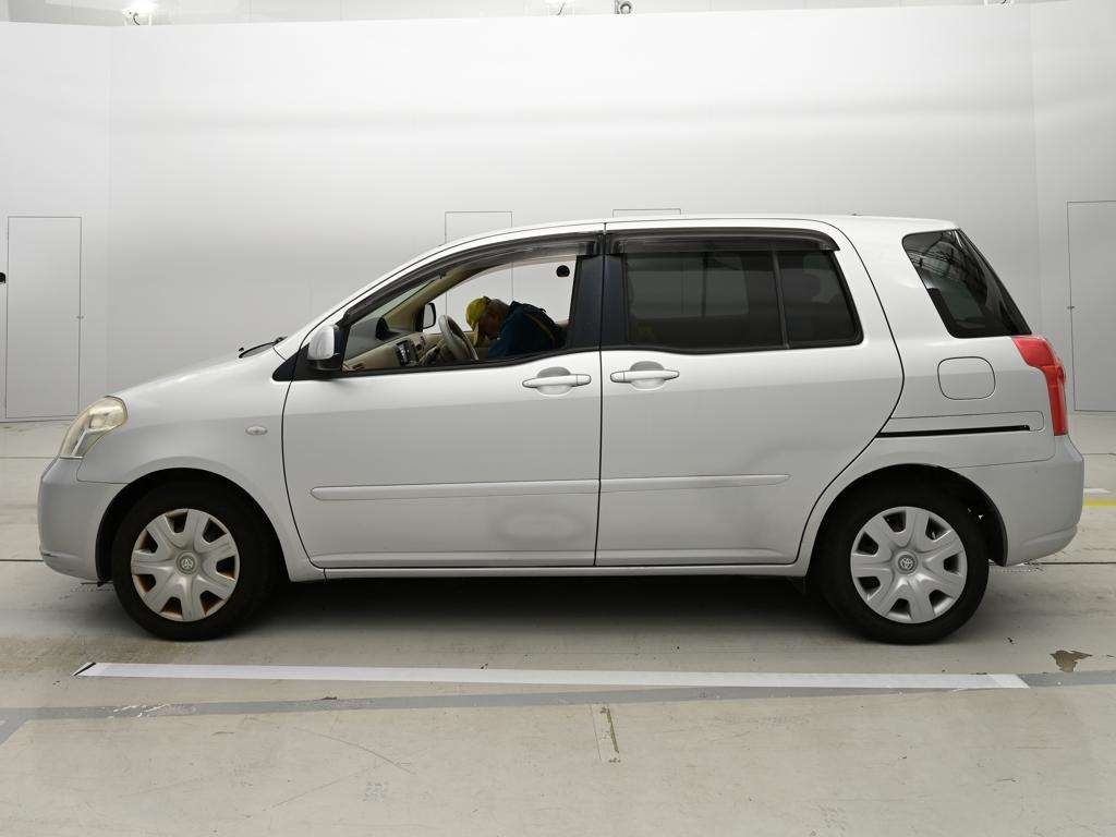 TOYOTA RAUM
