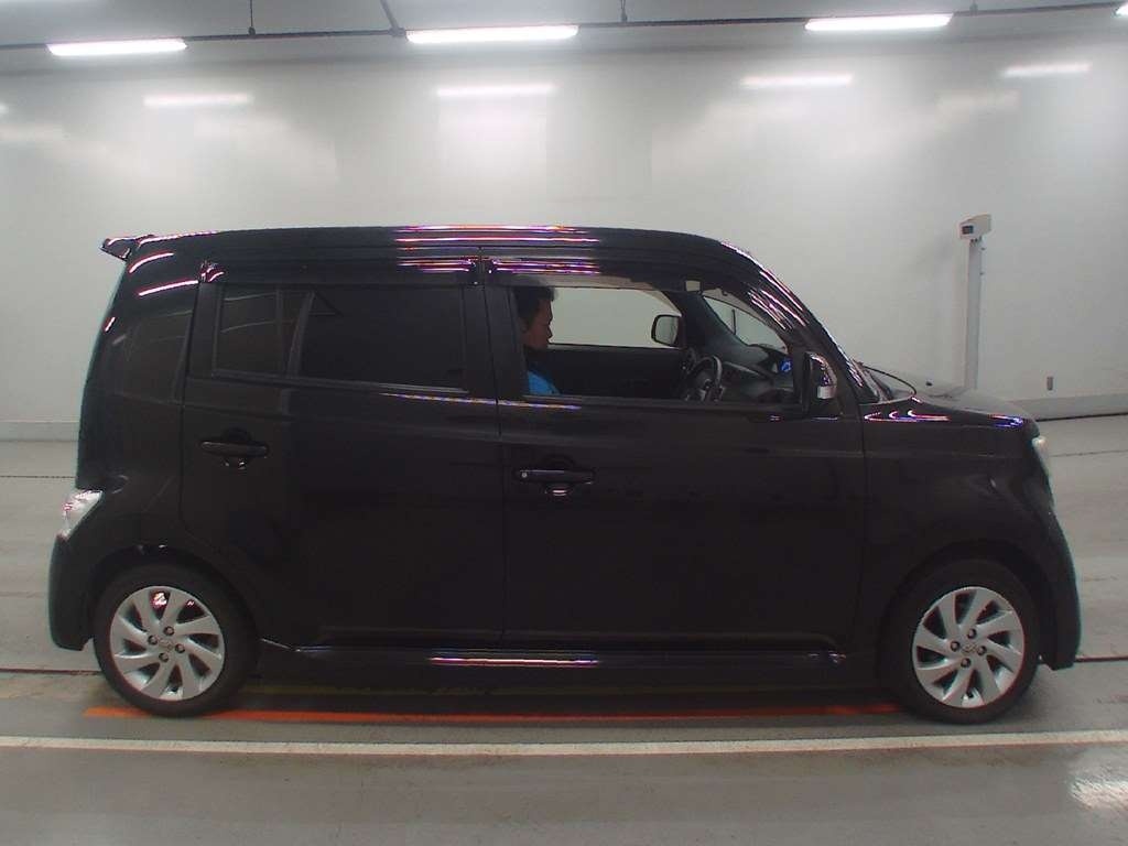 TOYOTA BB