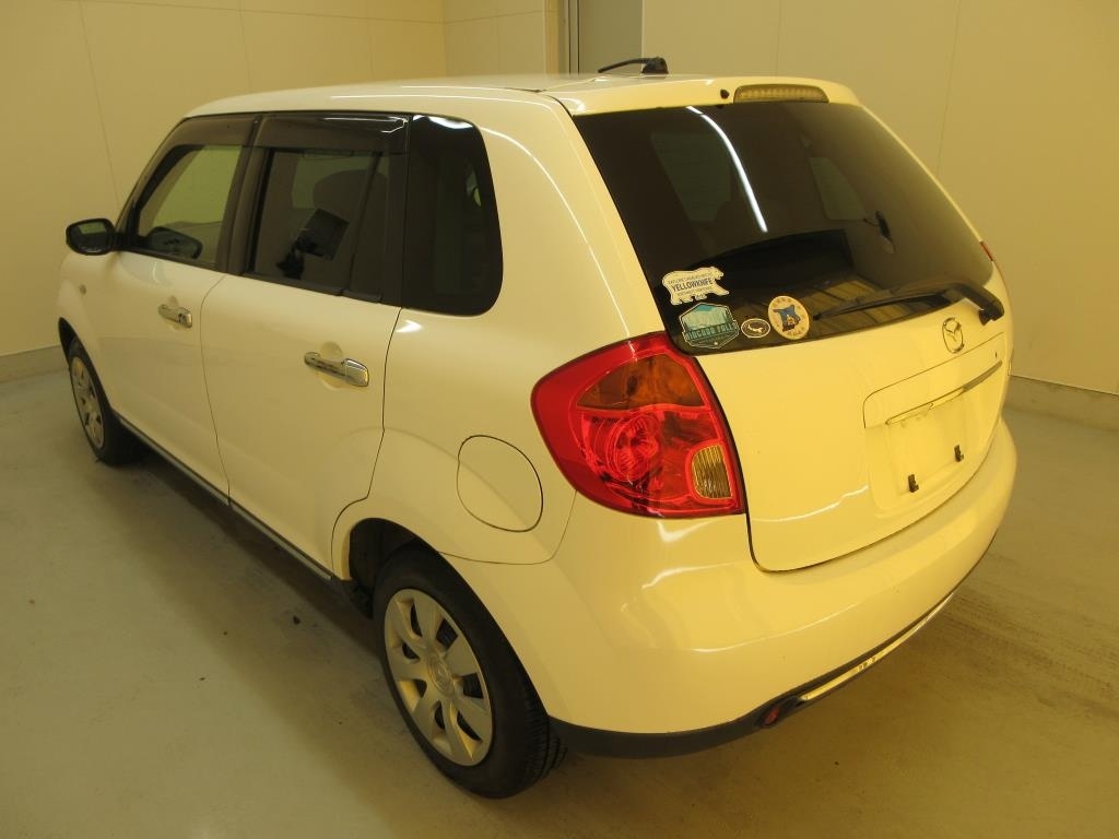 MAZDA VERISA