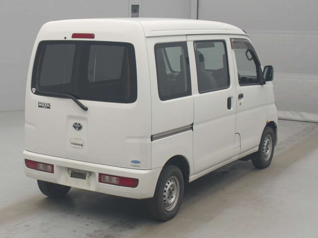 TOYOTA PIXIS VAN