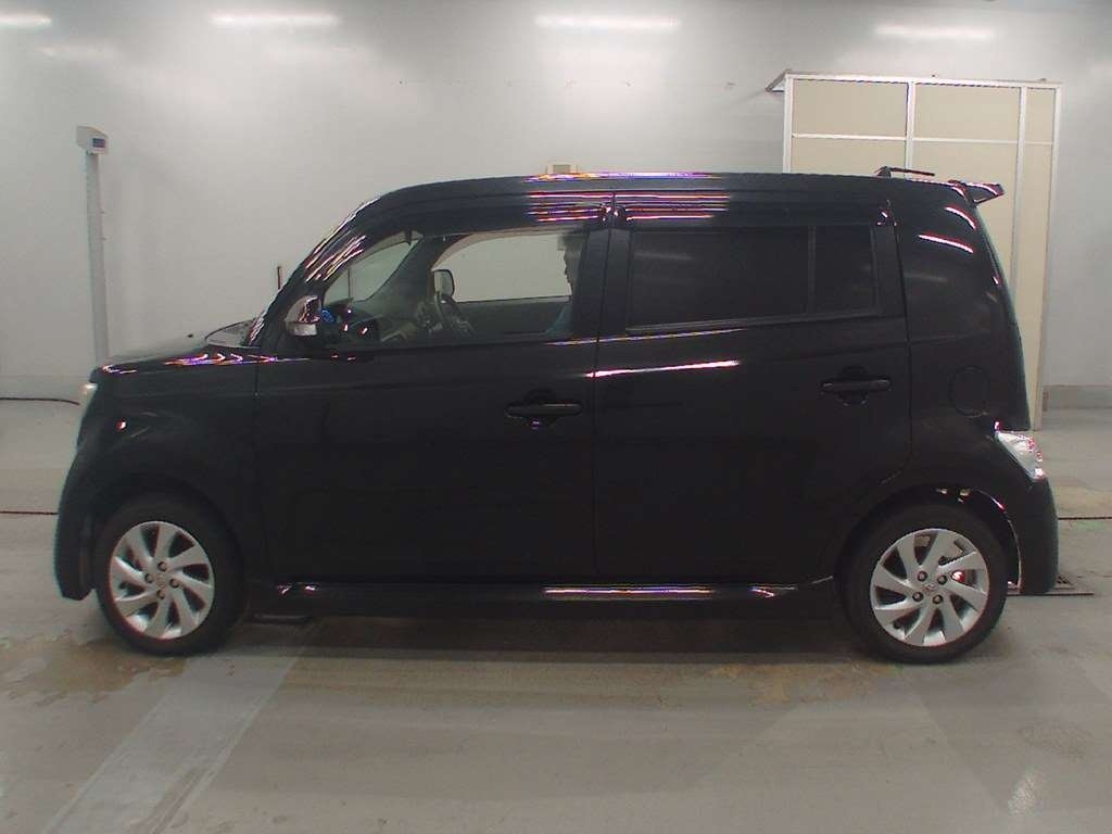 TOYOTA BB