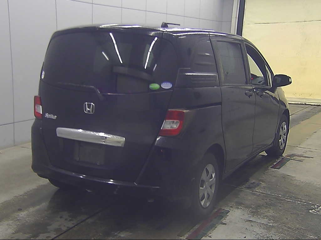 HONDA FREED SPIKE