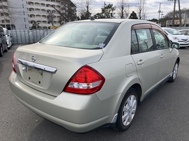 NISSAN TIIDA LATIO