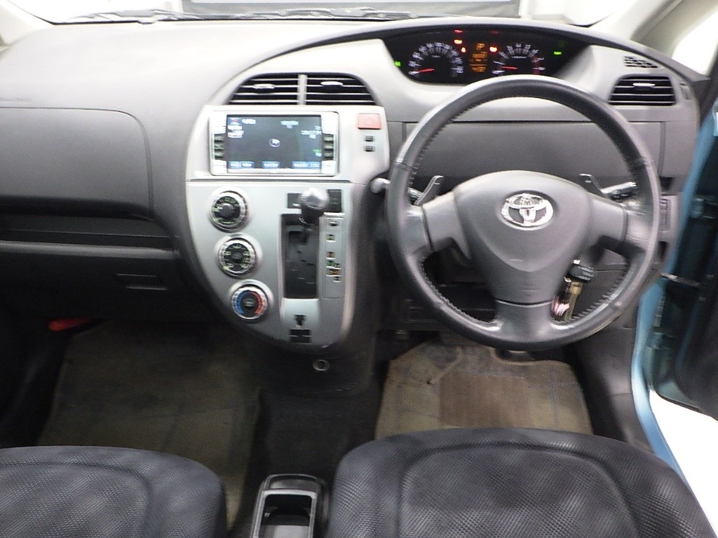 TOYOTA RACTIS