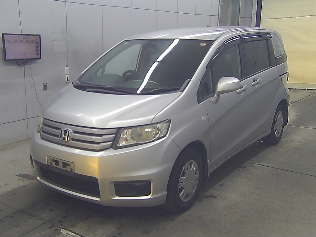 HONDA FREED SPIKE