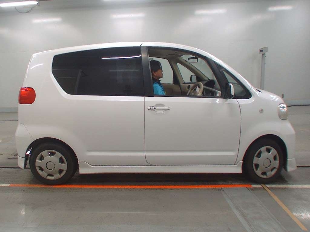 TOYOTA PORTE