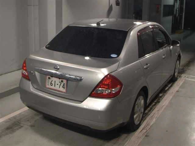 NISSAN TIIDA LATIO