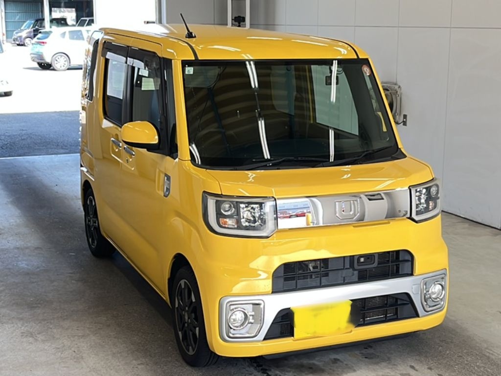 DAIHATSU WAKE