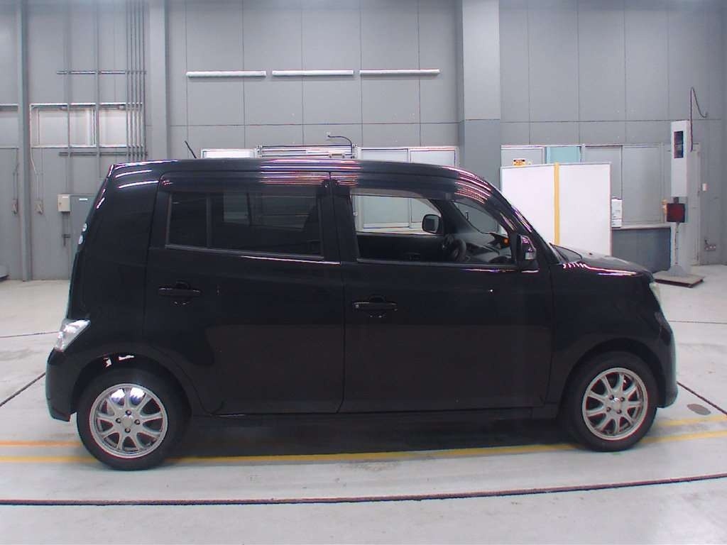 TOYOTA BB