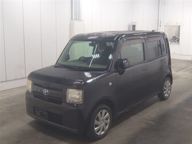 TOYOTA PIXIS SPACE