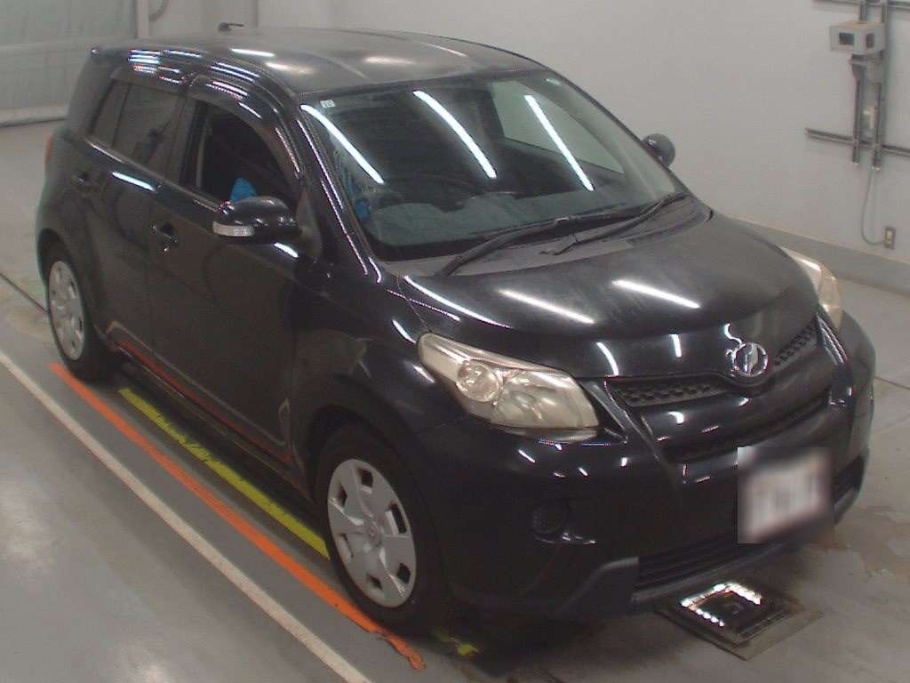 TOYOTA IST