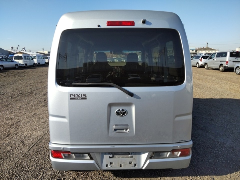 TOYOTA PIXIS VAN