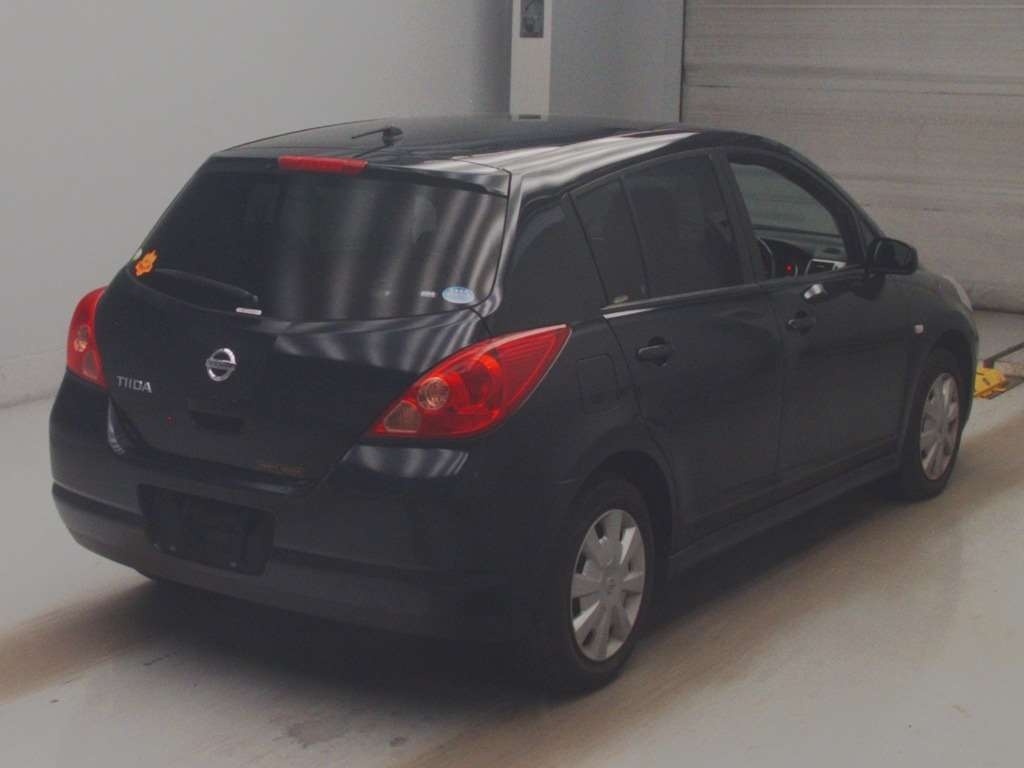 NISSAN TIIDA