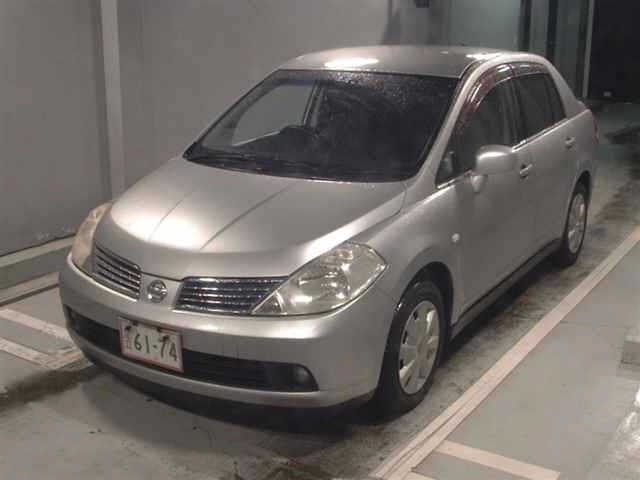 NISSAN TIIDA LATIO