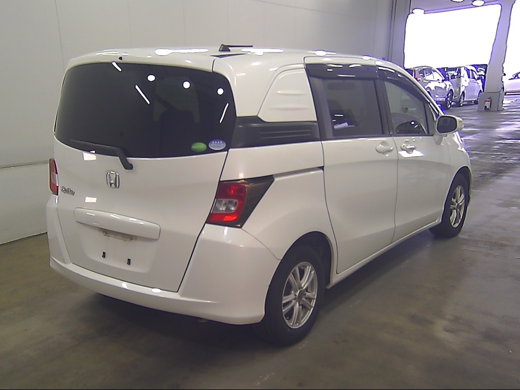HONDA FREED SPIKE