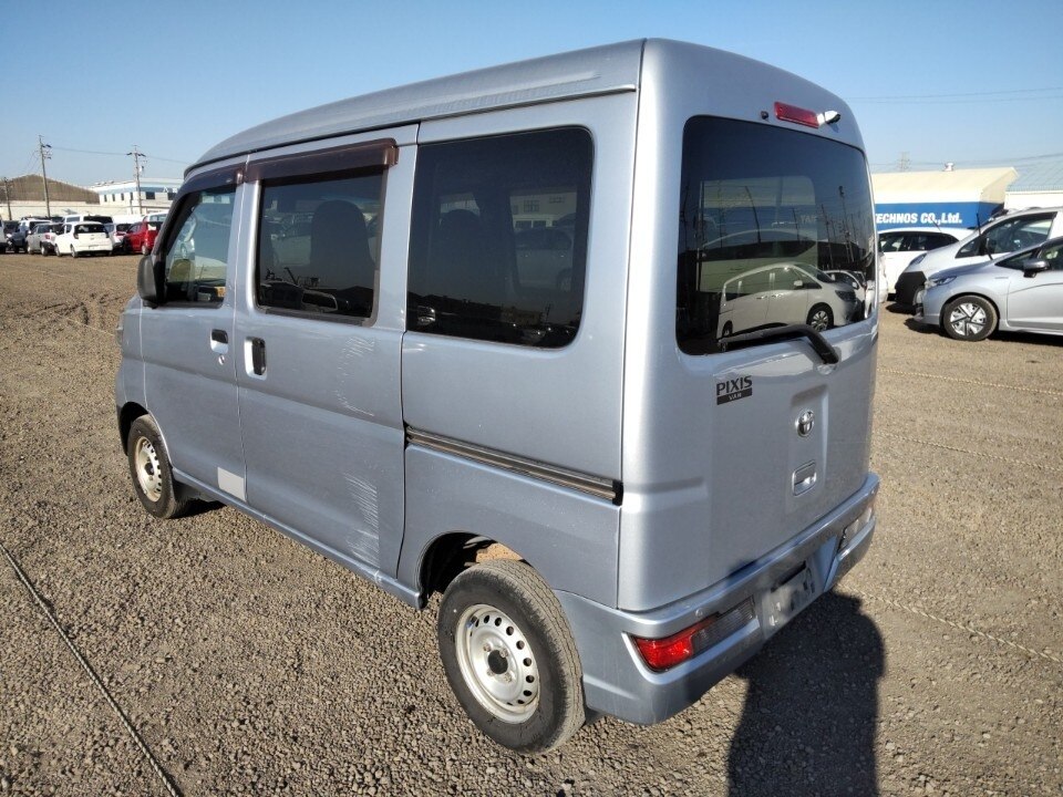 TOYOTA PIXIS VAN