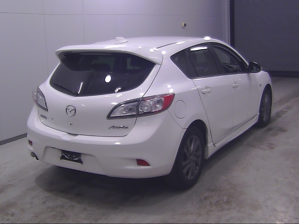 MAZDA AXELA