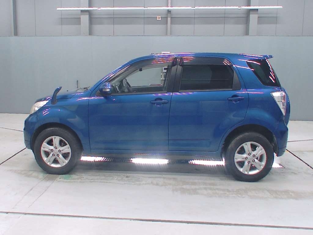 TOYOTA RUSH