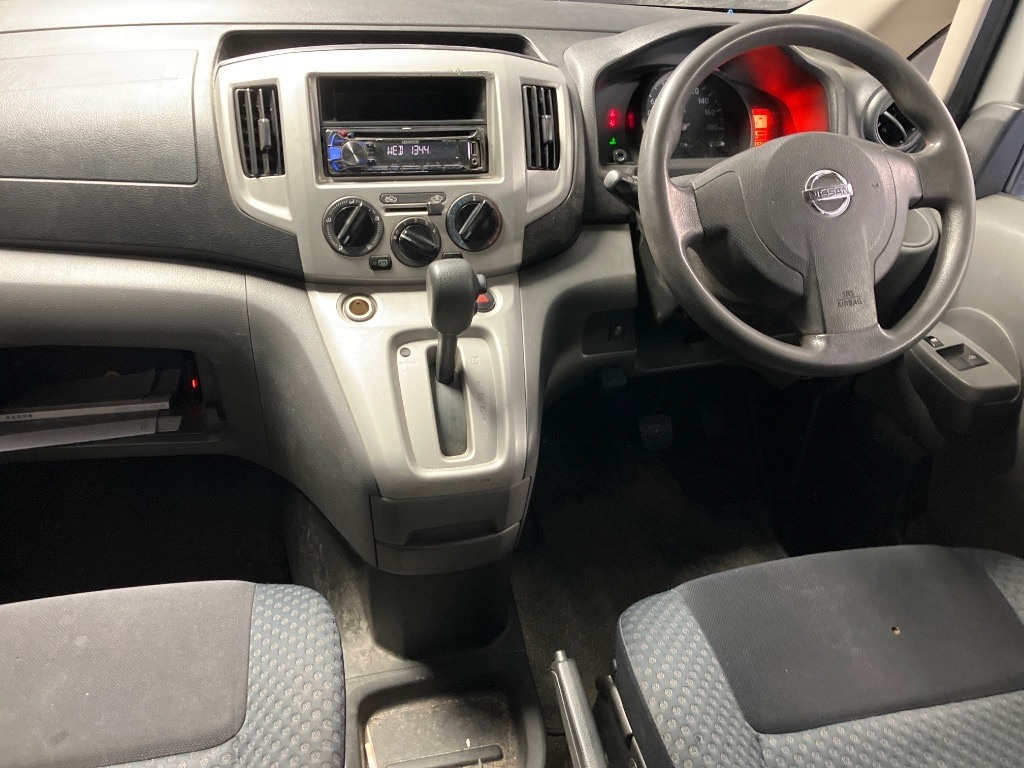 NISSAN NV200