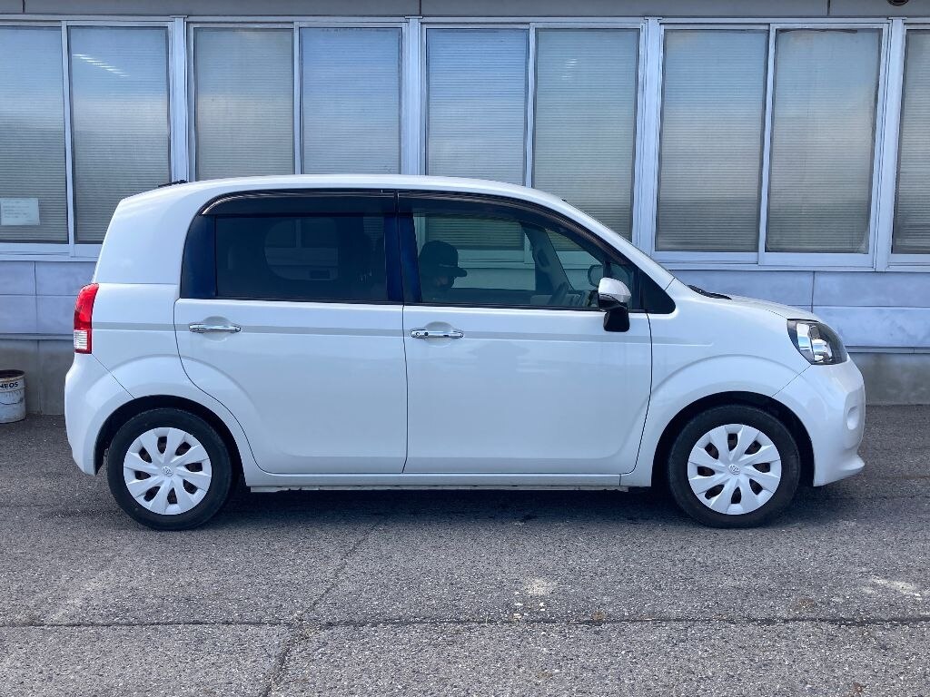TOYOTA PORTE