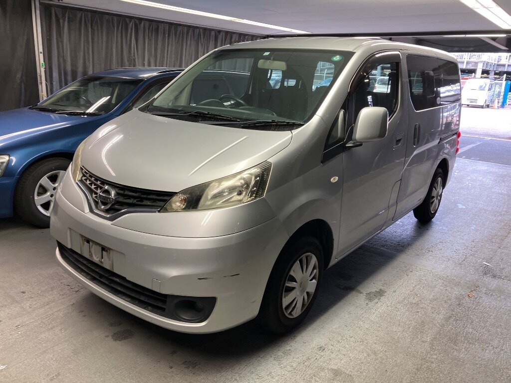 NISSAN NV200