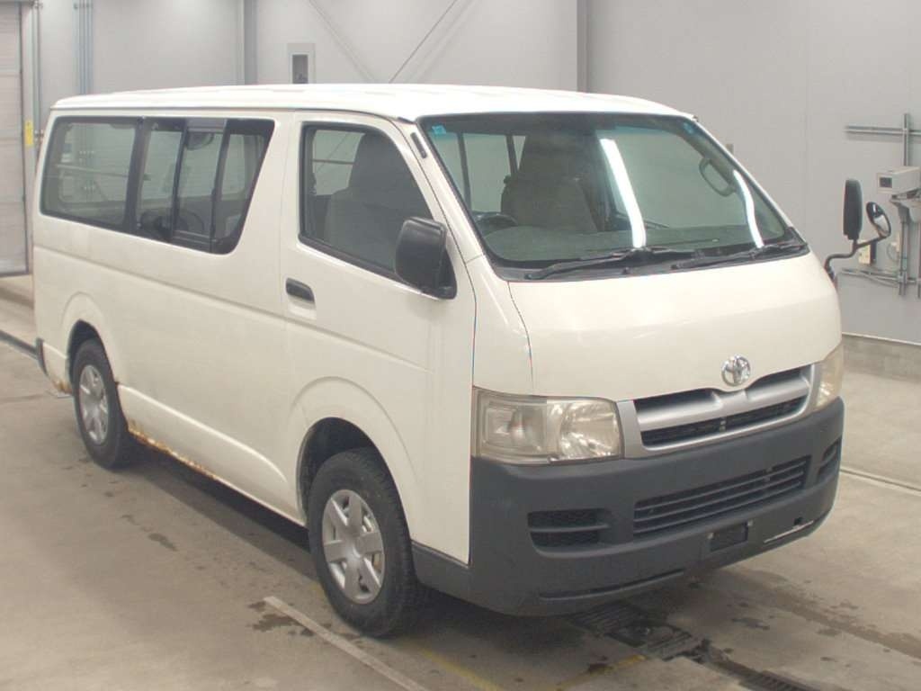 TOYOTA REGIUS ACE