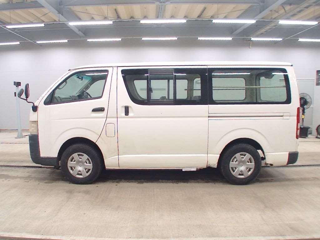 TOYOTA REGIUS ACE