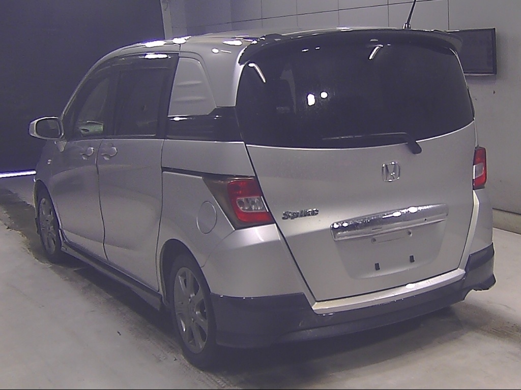 HONDA FREED SPIKE