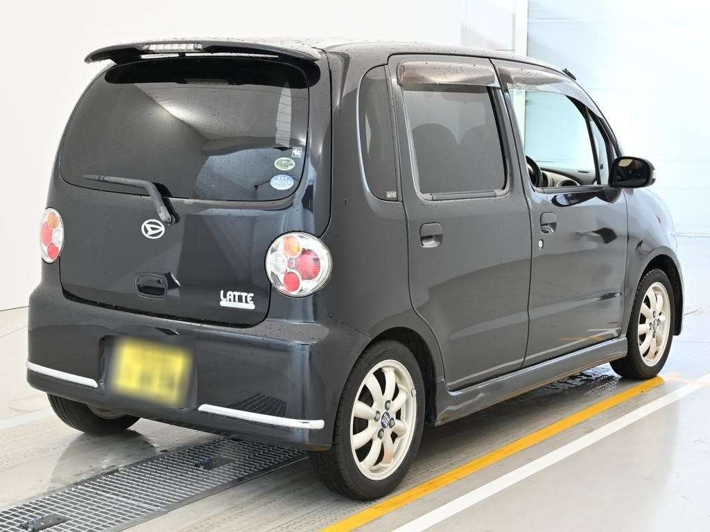 DAIHATSU MOVE LATTE