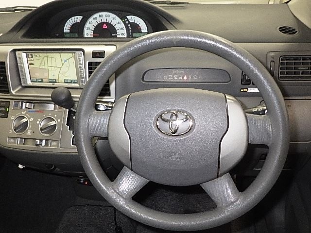 TOYOTA RAUM