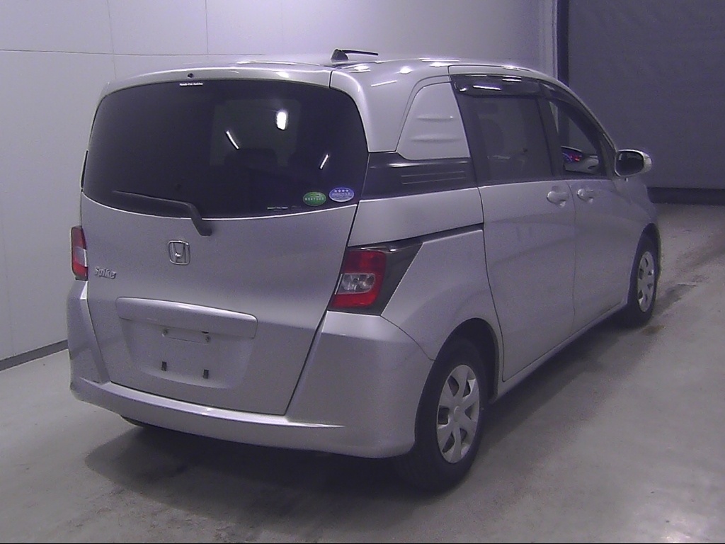 HONDA FREED SPIKE