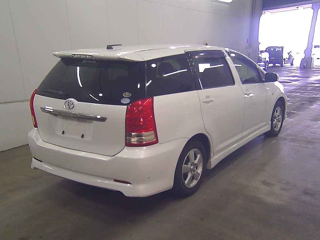 TOYOTA WISH