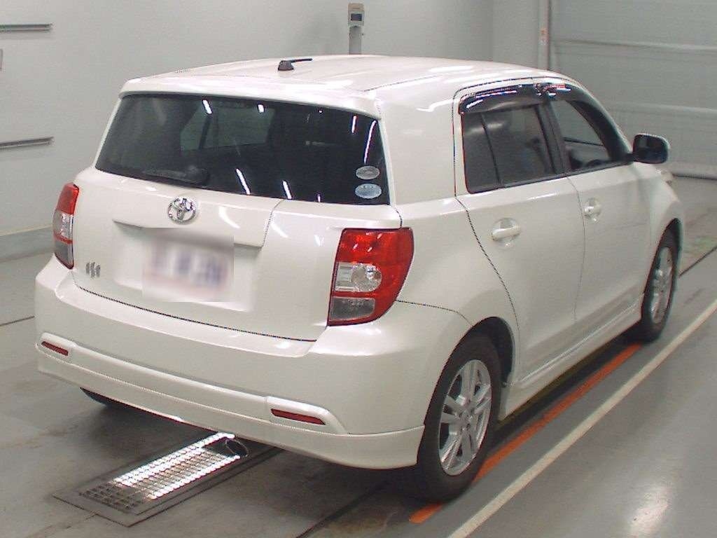 TOYOTA IST