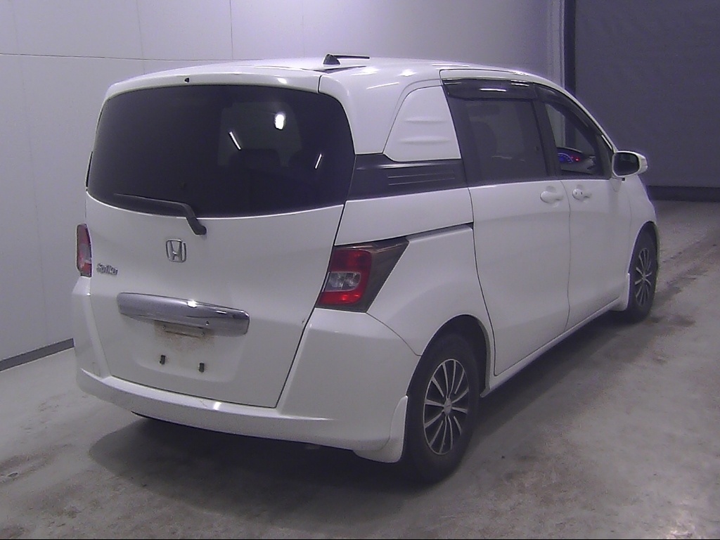 HONDA FREED SPIKE