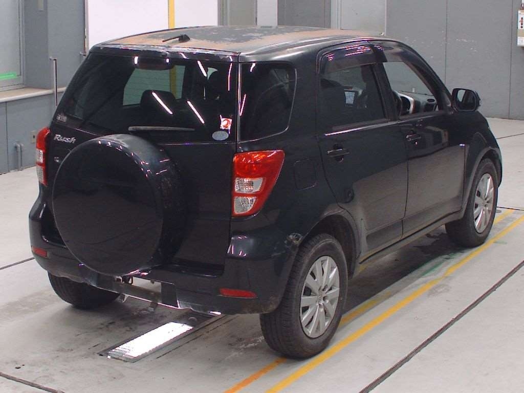TOYOTA RUSH
