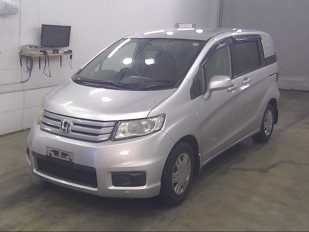 HONDA FREED SPIKE