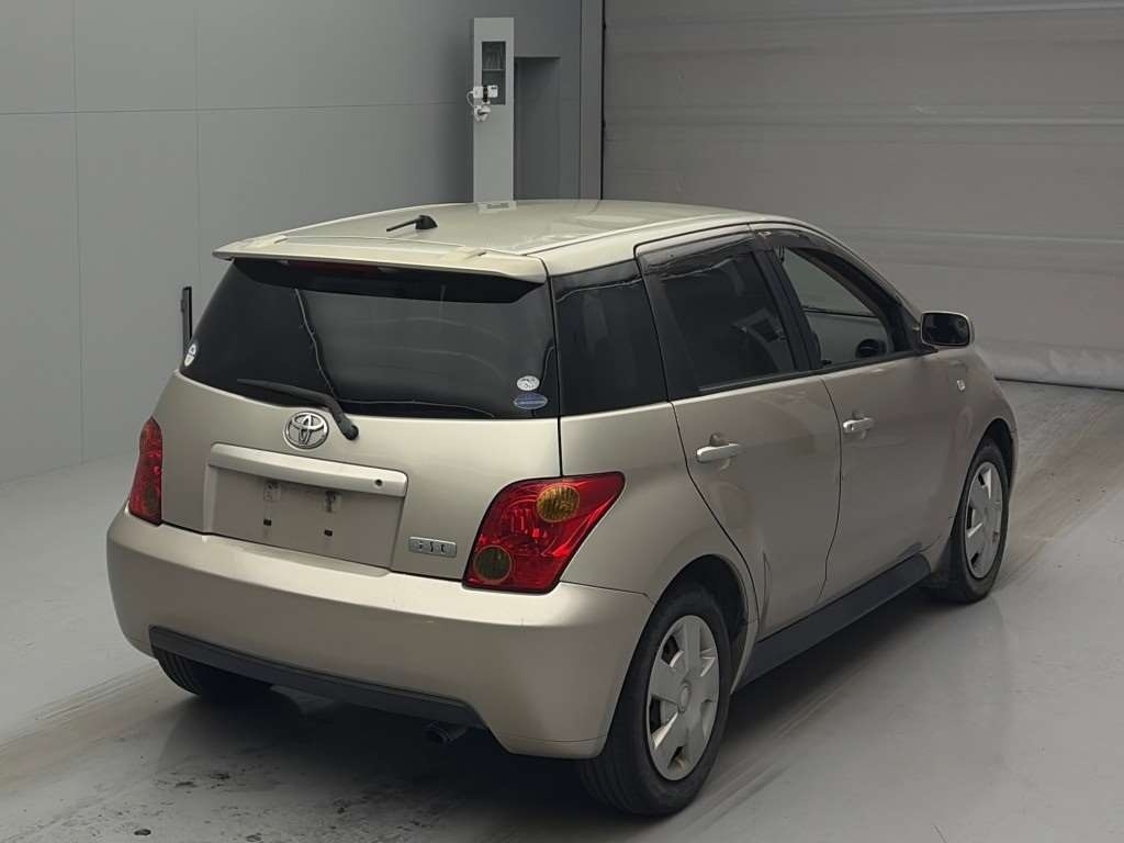 TOYOTA IST