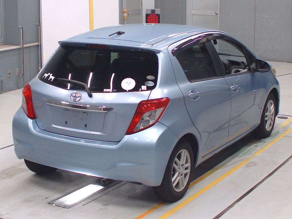 TOYOTA VITZ