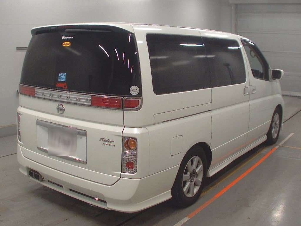 NISSAN ELGRAND