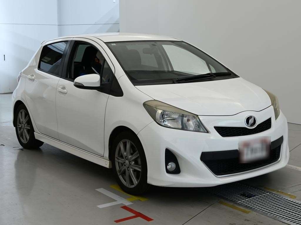 TOYOTA VITZ
