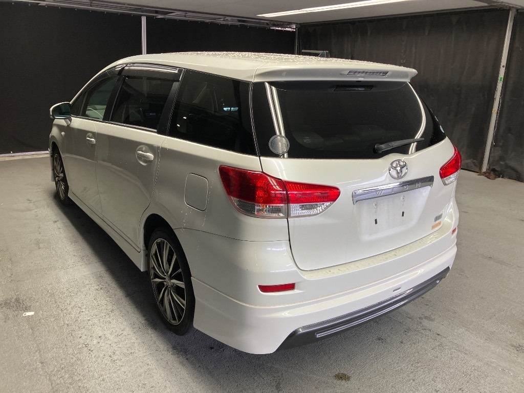 TOYOTA WISH