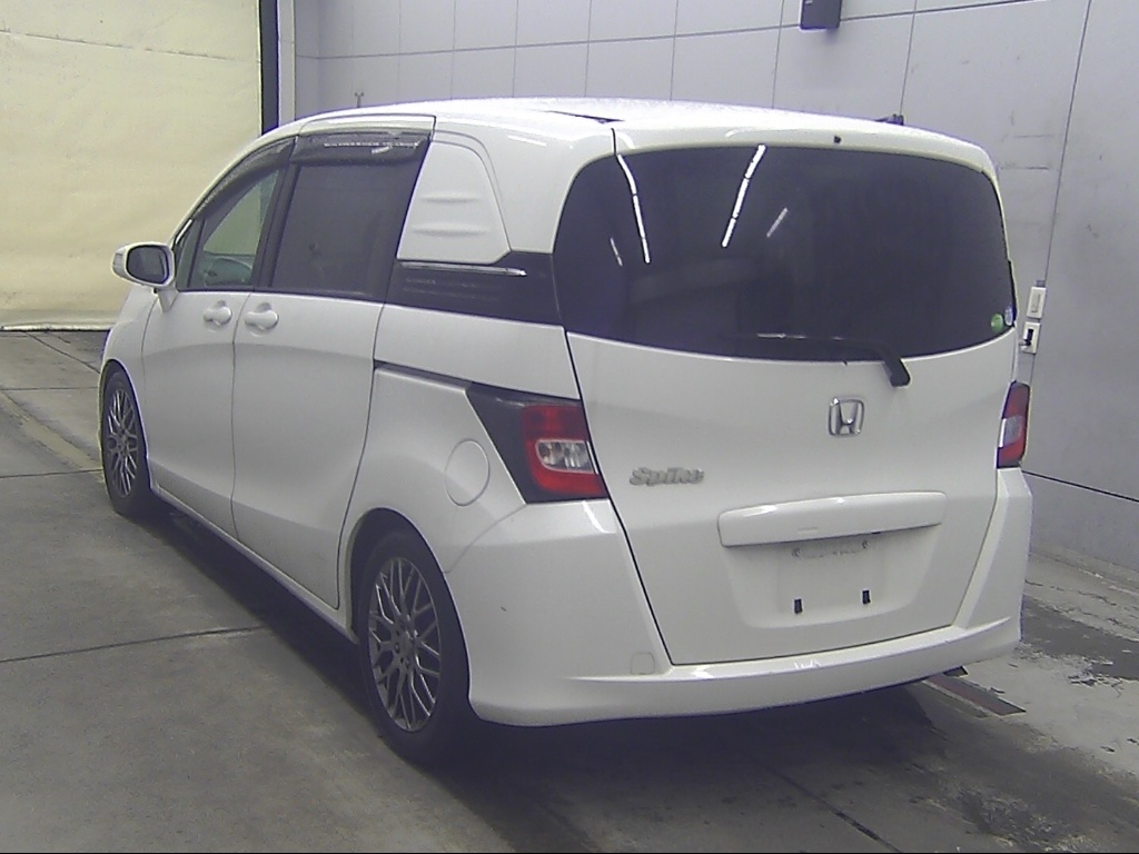 HONDA FREED SPIKE